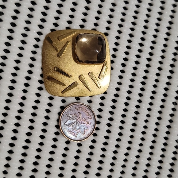 Vintage Estate Goldtone Unsigned Costume Square Brooch - Picture 3 of 4